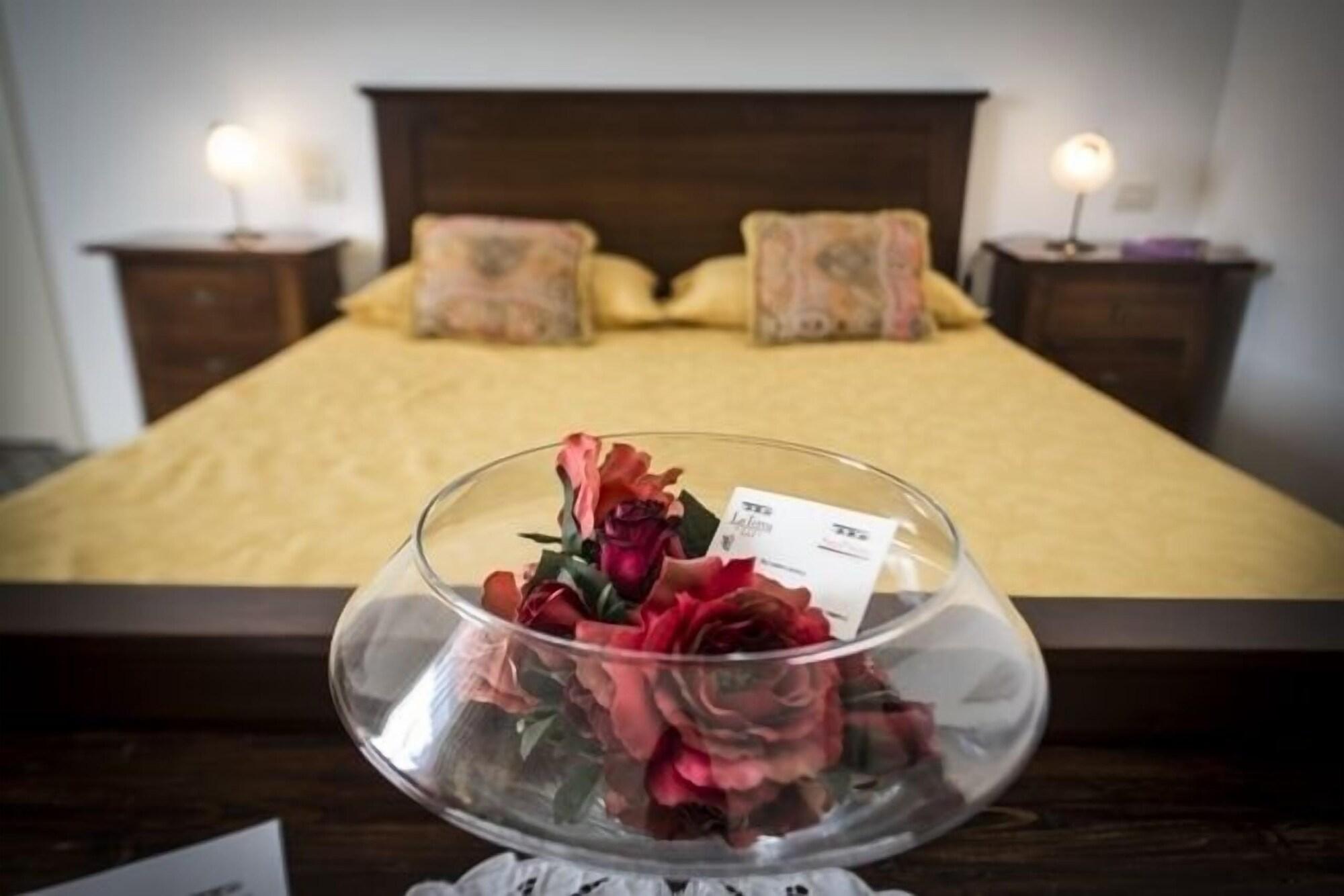 Hotel La Terra ออสตูนี ภายนอก รูปภาพ
